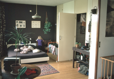 21912 Interieur van een experimentele woning aan de Marowijnedreef te Utrecht: slaapkamer.
